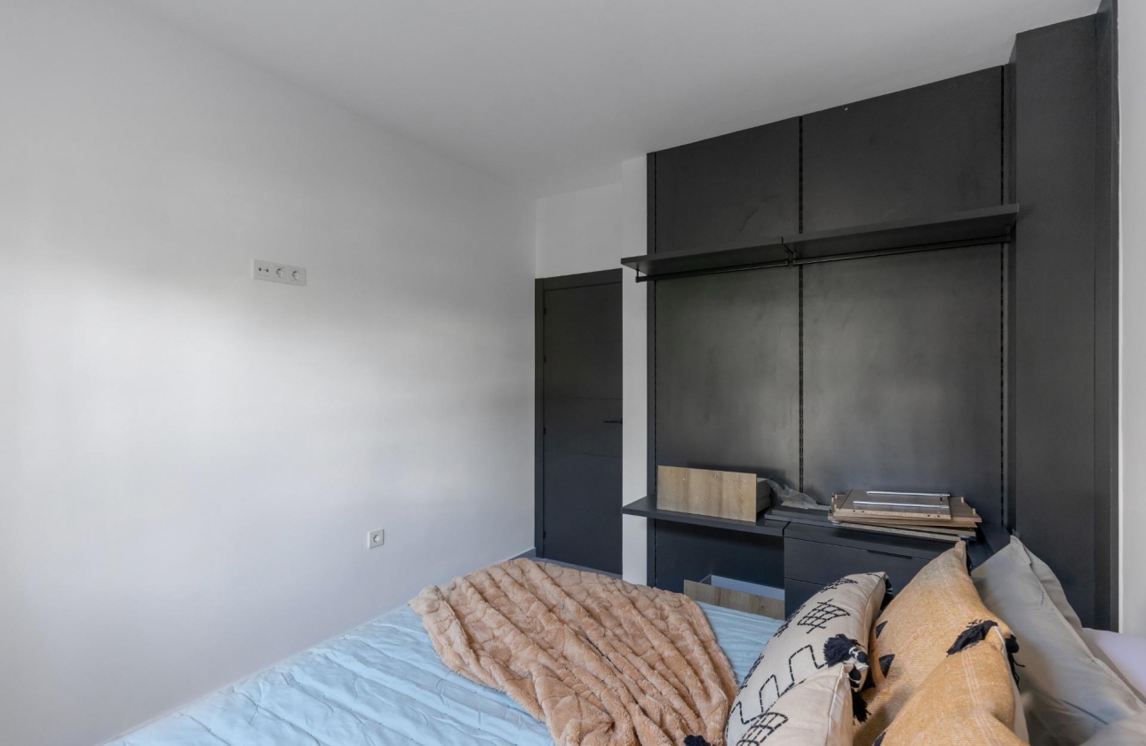 Alquiler a largo plazo - Bungalow - Torrevieja - Zona los Frutales