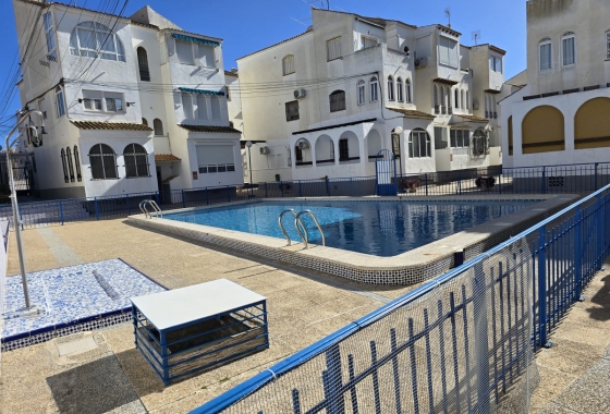 Apartament - Wynajem długoterminowy - Torrevieja - Playa De Los Naufragos