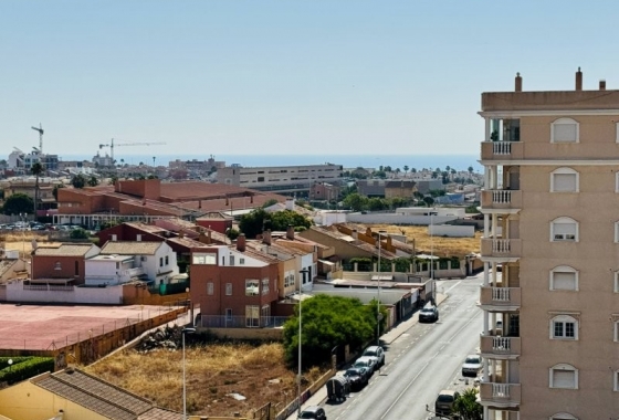 Apartment - Resale - Torrevieja - Aguas Nuevas
