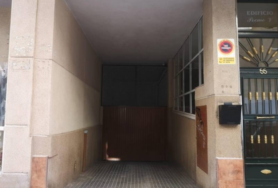 Garaż - Rynek wtórny - Torrevieja - Estacion de autobuses