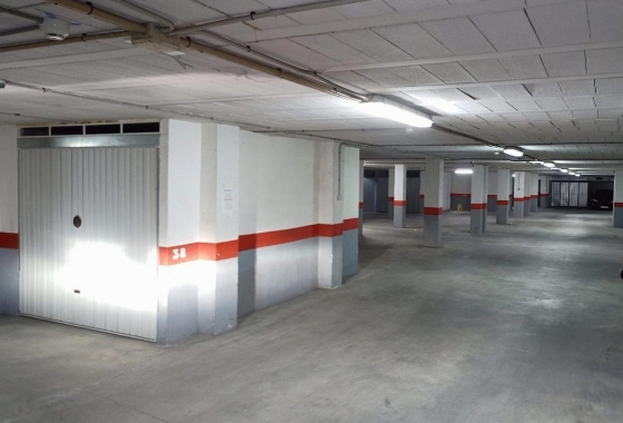 Garaż - Rynek wtórny - Torrevieja - Estacion de autobuses