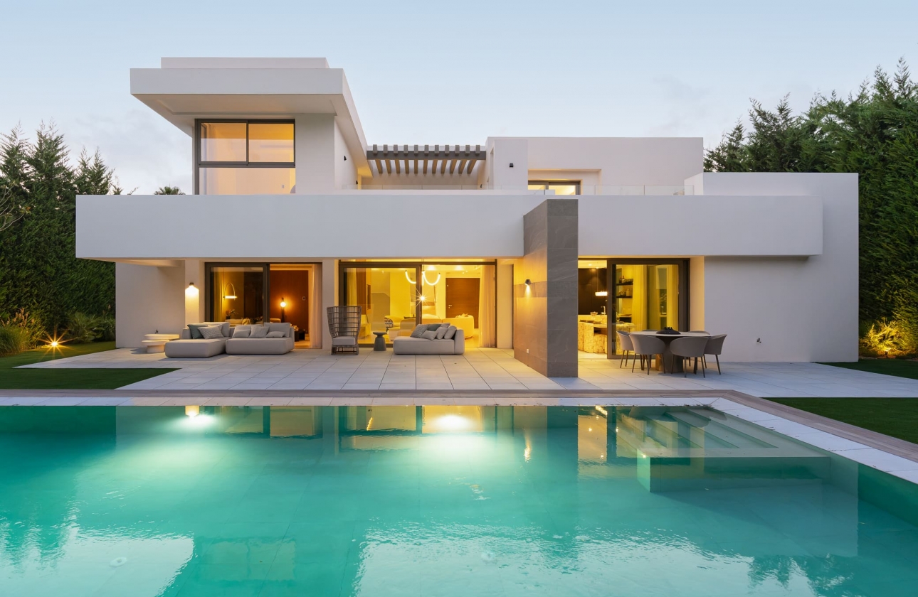 Obra nueva - Villa - Estepona