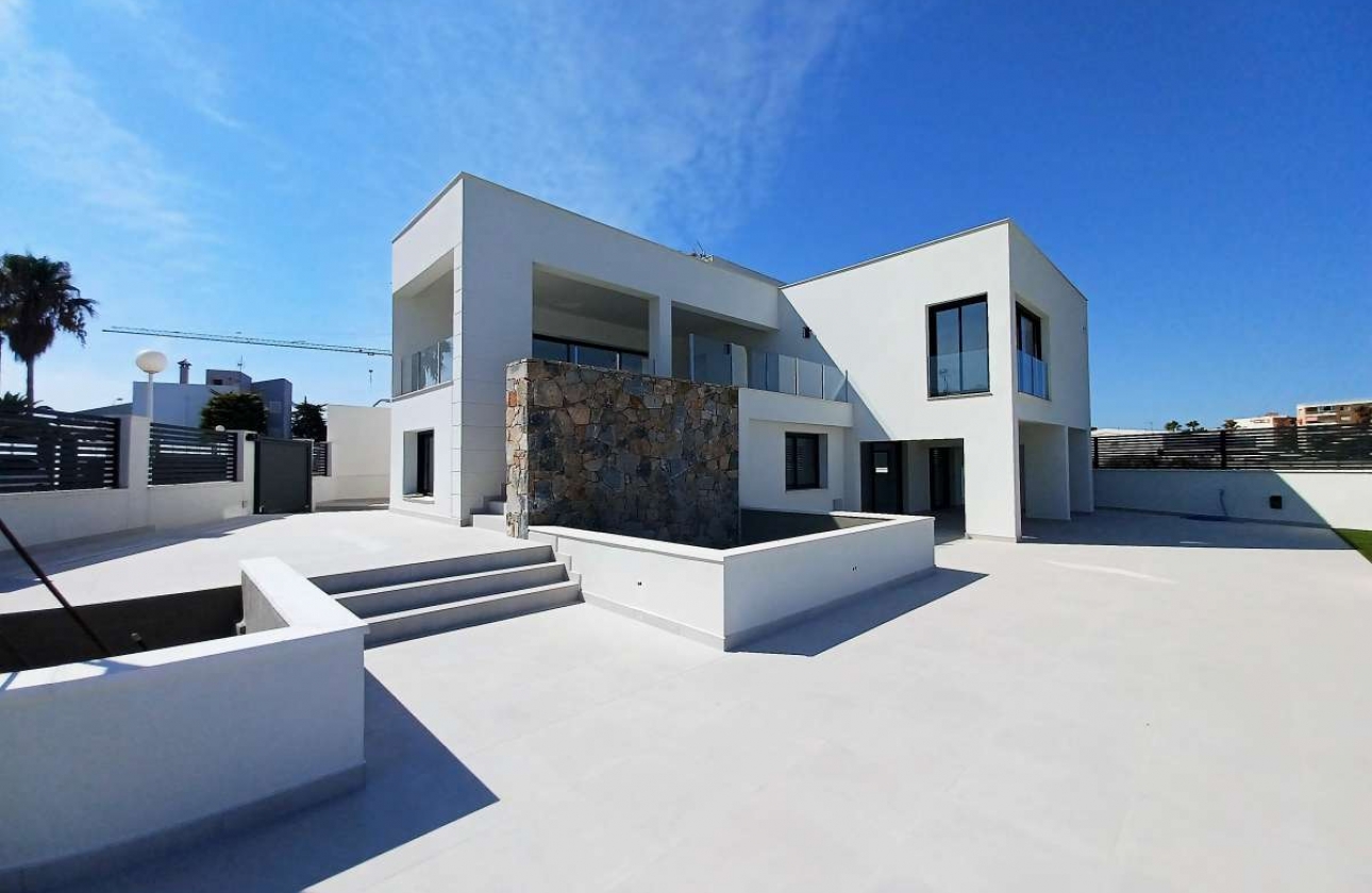 Obra nueva - Villa - Torrevieja - La Veleta