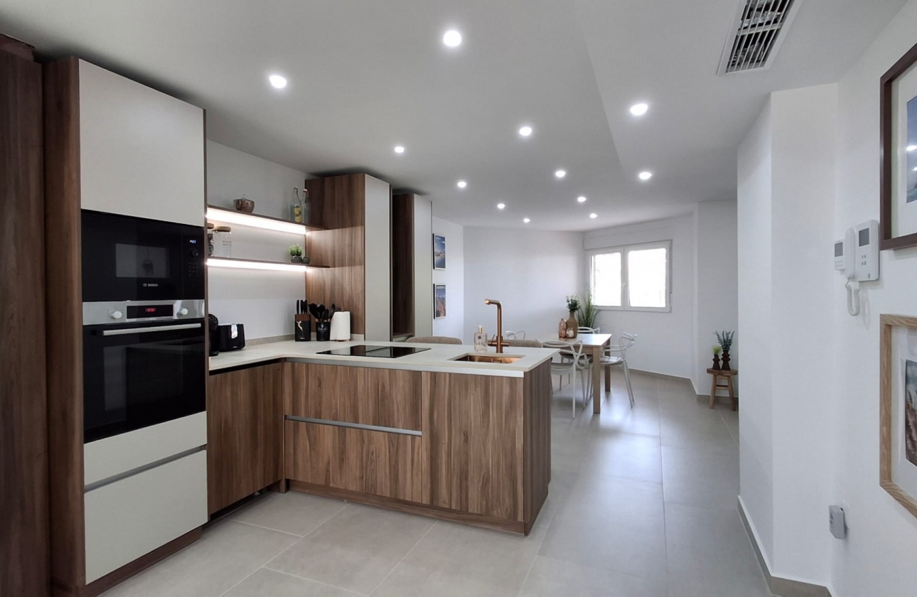 Resale - Apartament / Duplex - Torrevieja - Playa Acequion