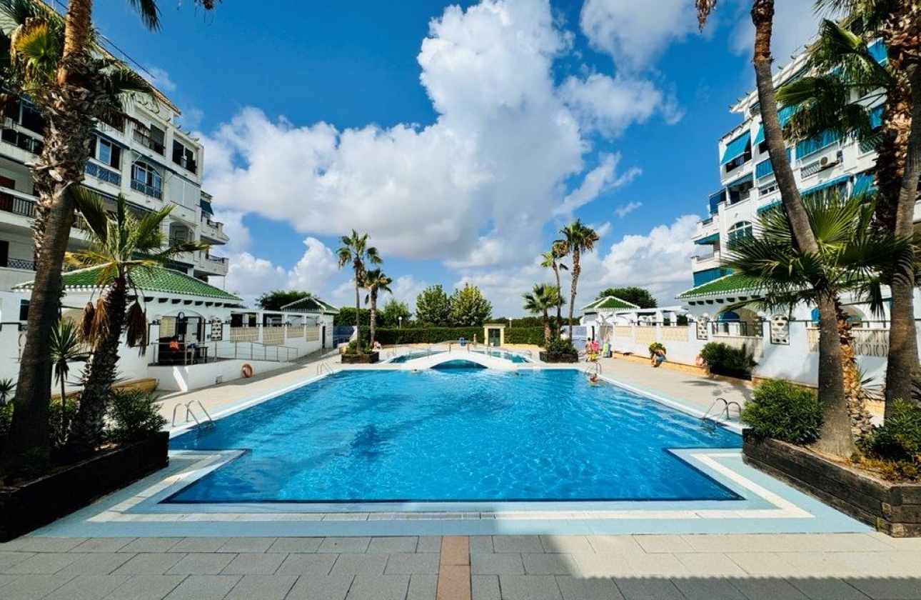 Resale - Apartment - La Mata - Los Europeos