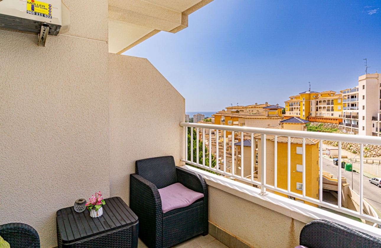 Resale - Apartment - Orihuela Costa - Campoamor