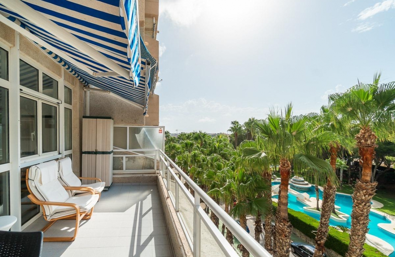 Resale - Apartment - Orihuela Costa - Campoamor