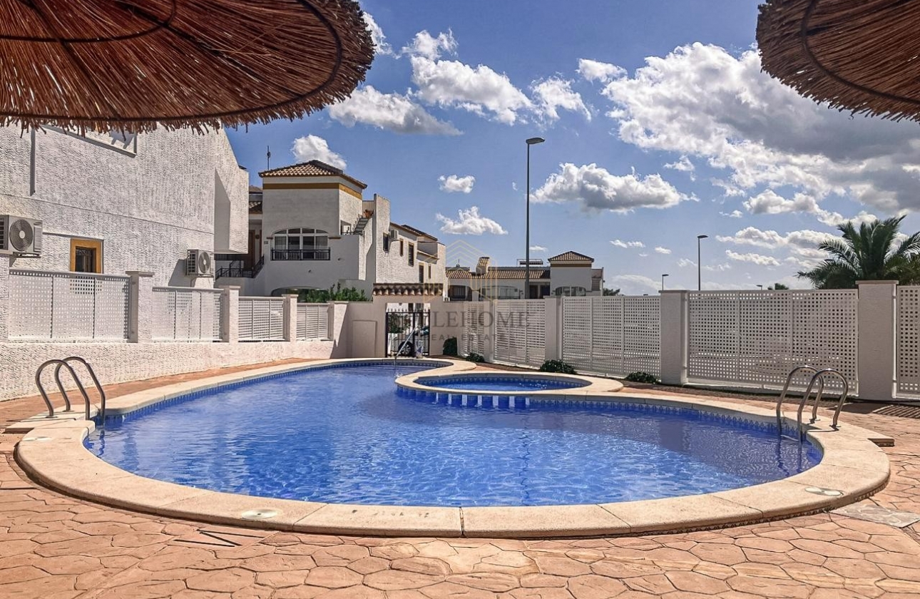 Resale - Apartment - Orihuela Costa - Entre Naranjos Vistabella Golf