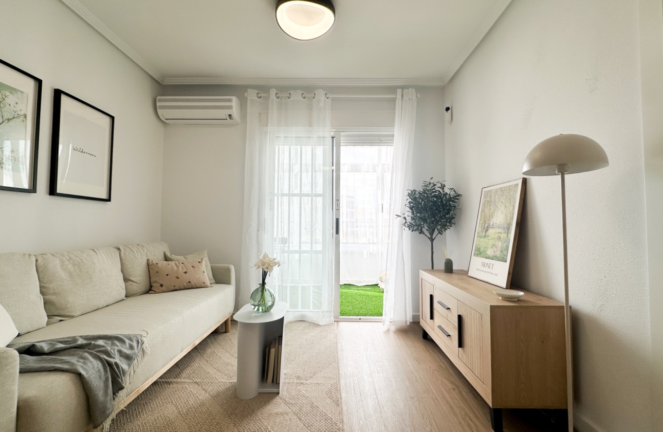 Resale - Apartment - Orihuela Costa - Playa Flamenca
