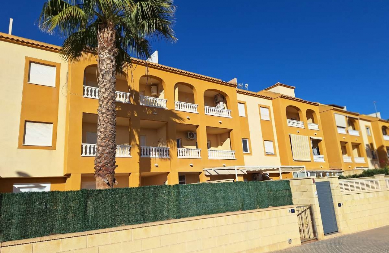 Resale - Apartment - Orihuela Costa - Villamartín