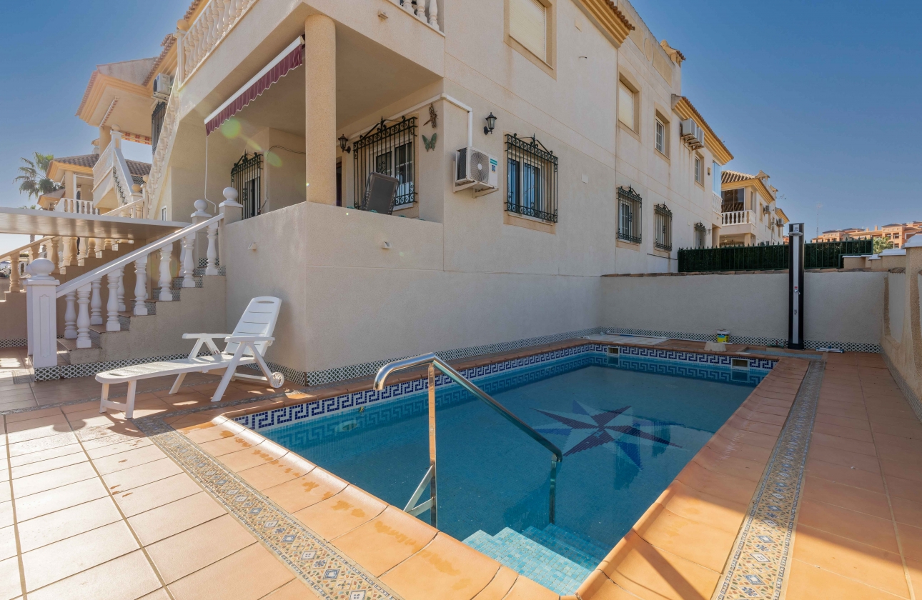 Resale - Apartment - Orihuela Costa - Villamartín