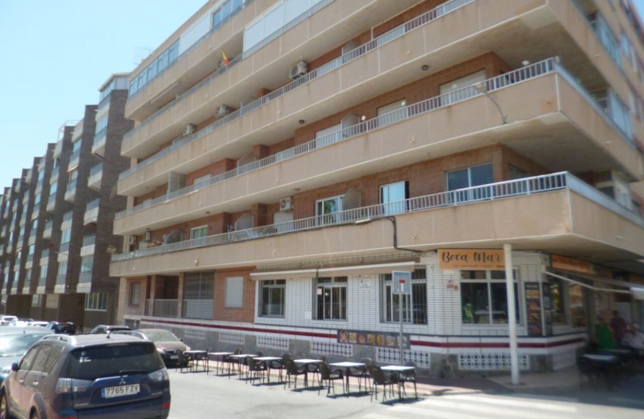 Resale - Apartment - Orihuela Costa - Villamartín