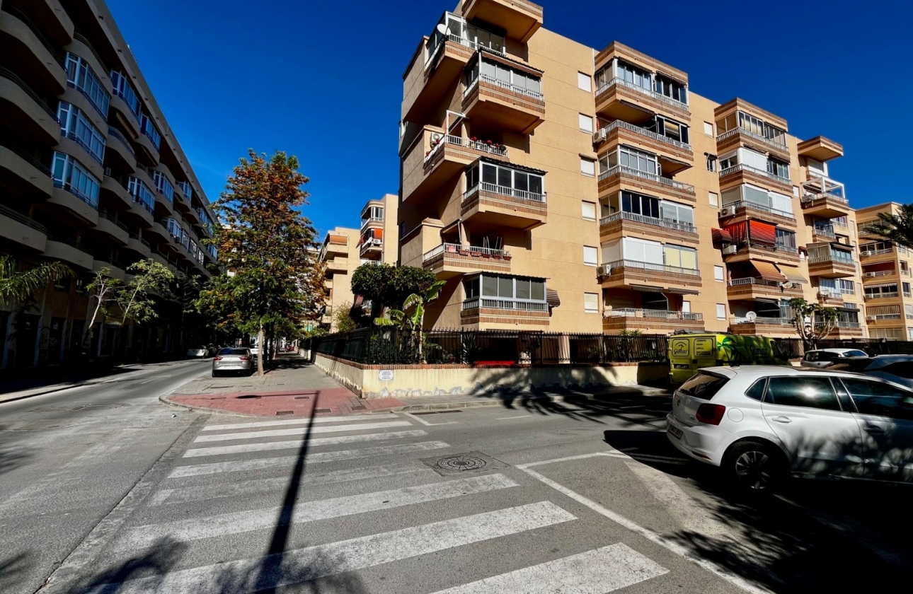 Resale - Apartment - Santa Pola - Puerto