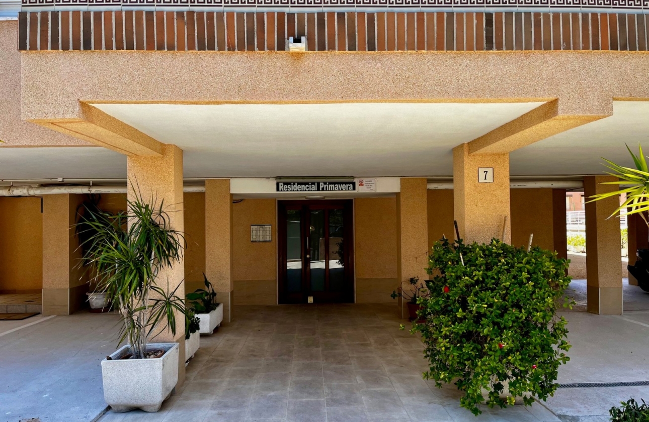 Resale - Apartment - Santa Pola - Puerto