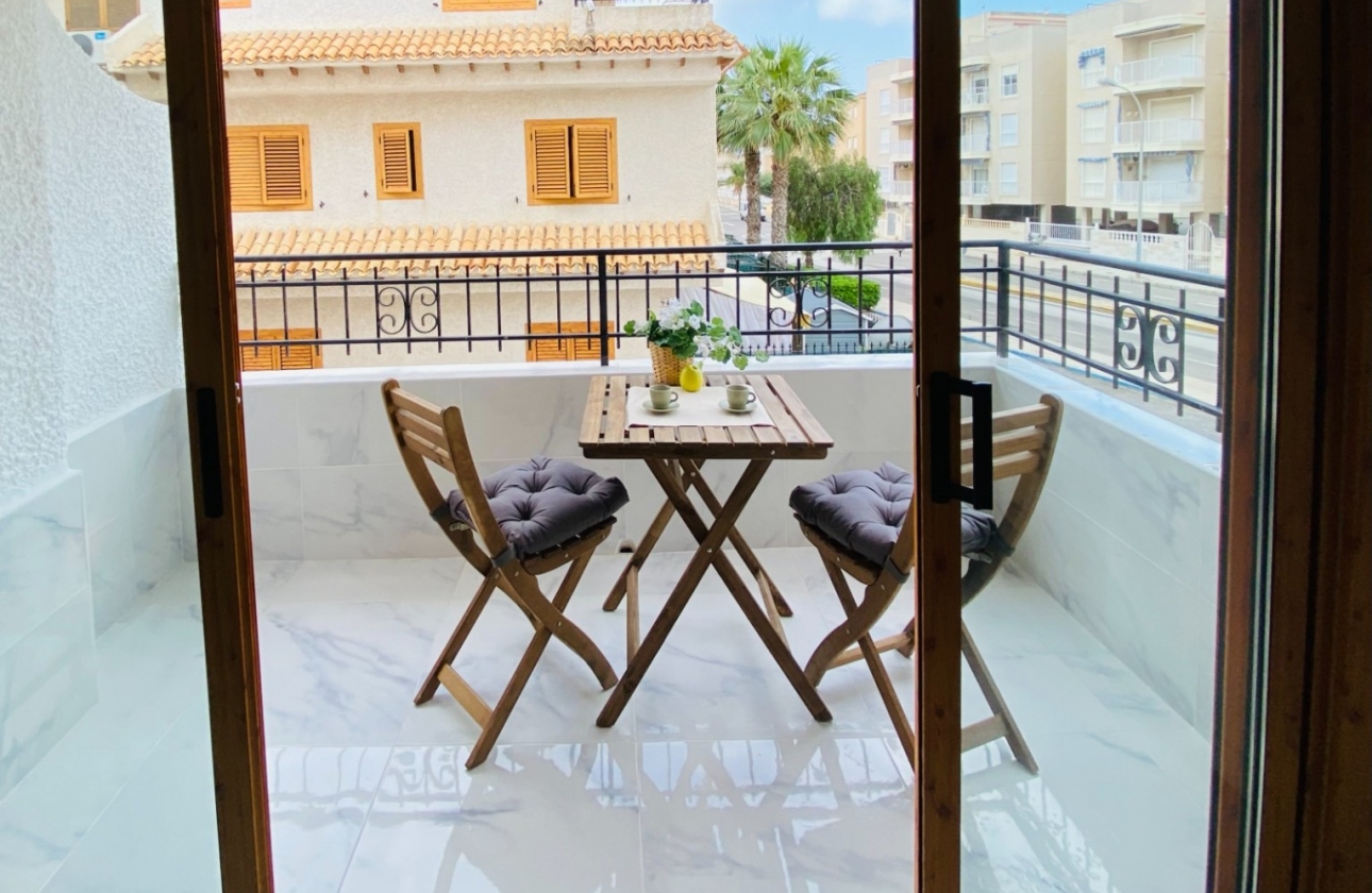 Resale - Apartment - Santa Pola