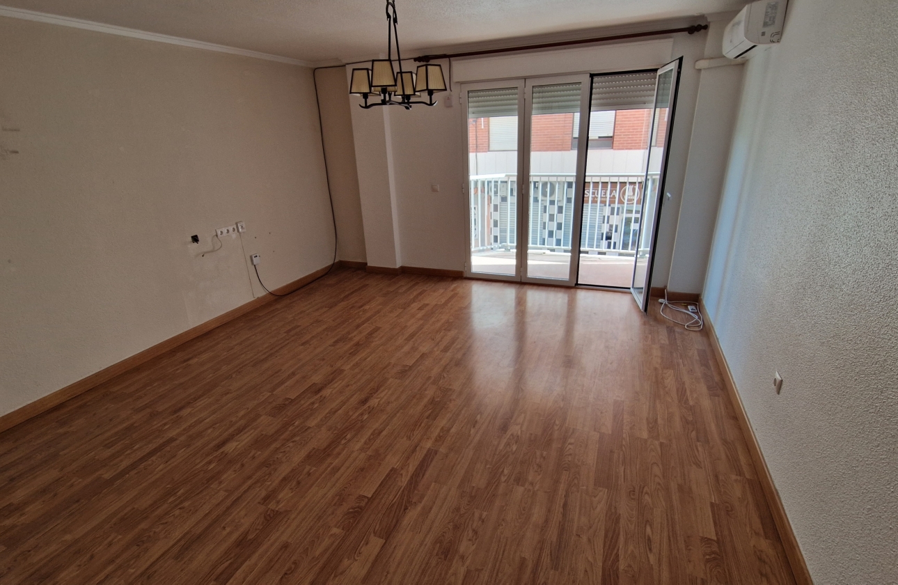 Resale - Apartment - Torrevieja - Acequion