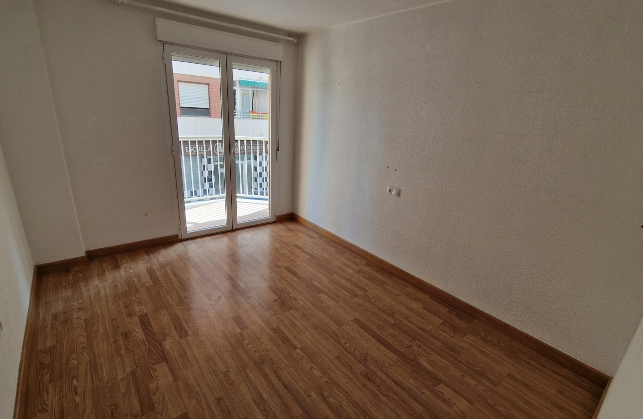 Resale - Apartment - Torrevieja - Acequion