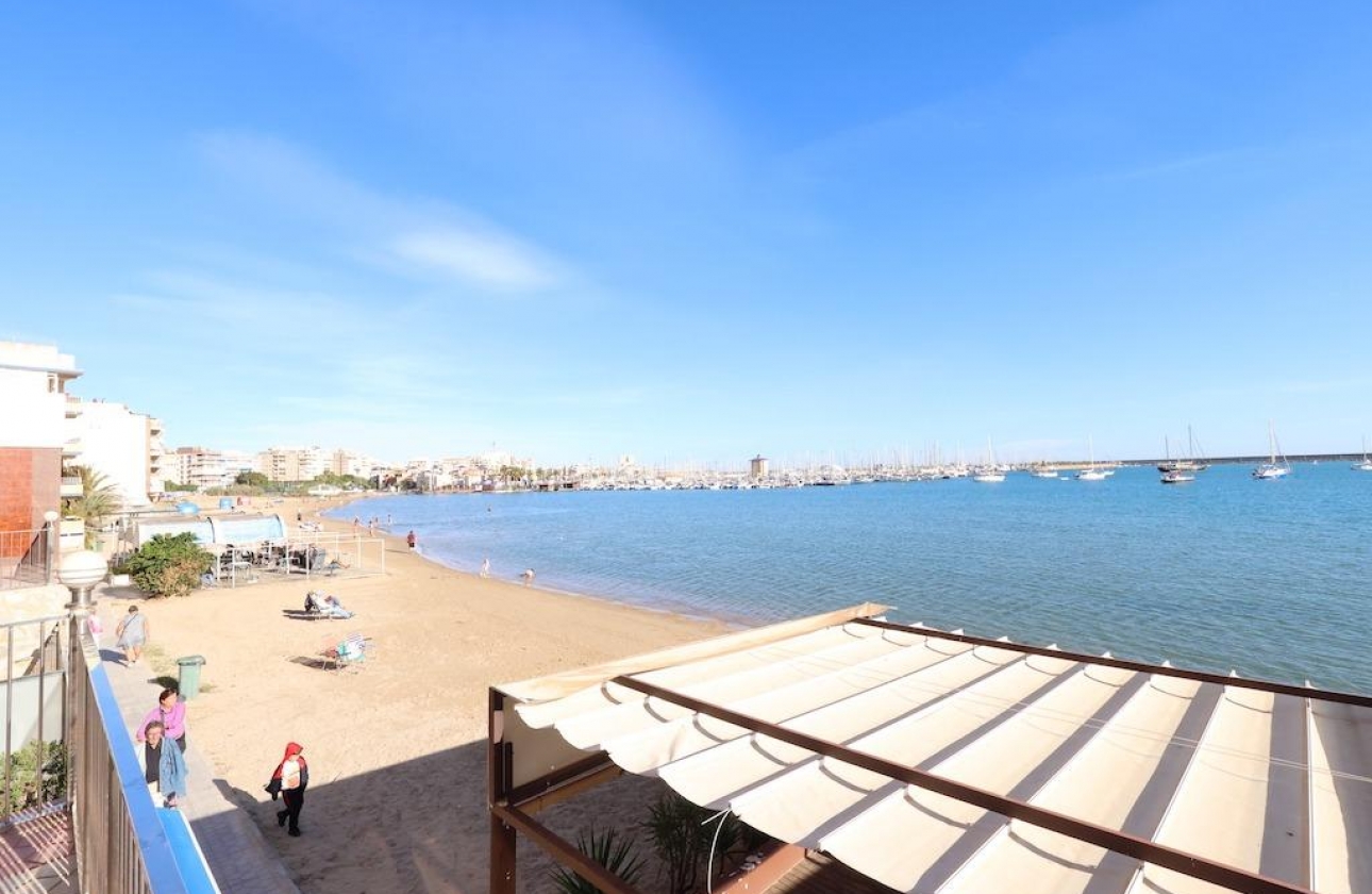 Resale - Apartment - Torrevieja - Acequion