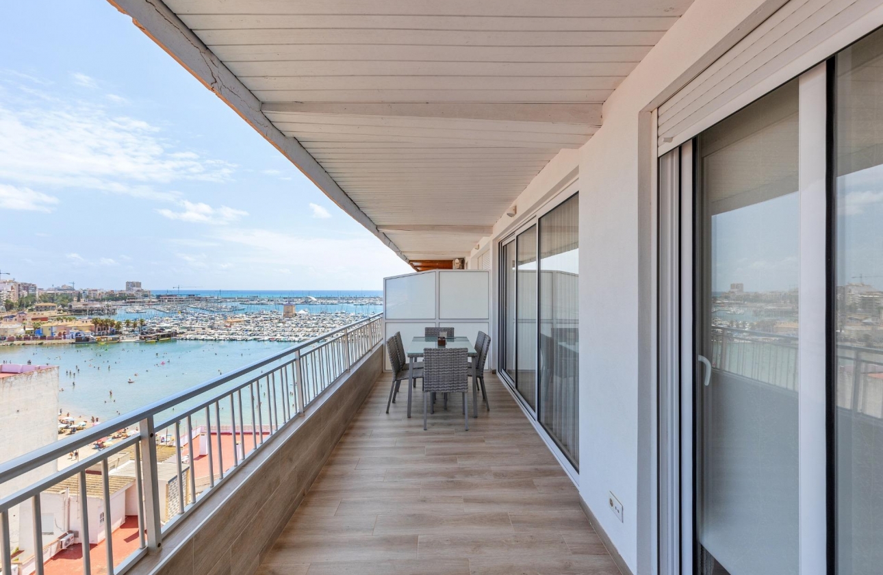 Resale - Apartment - Torrevieja - Acequion