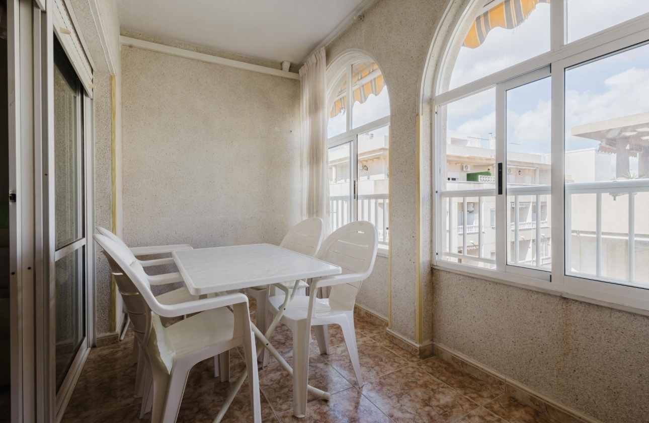 Resale - Apartment - Torrevieja - Acequion