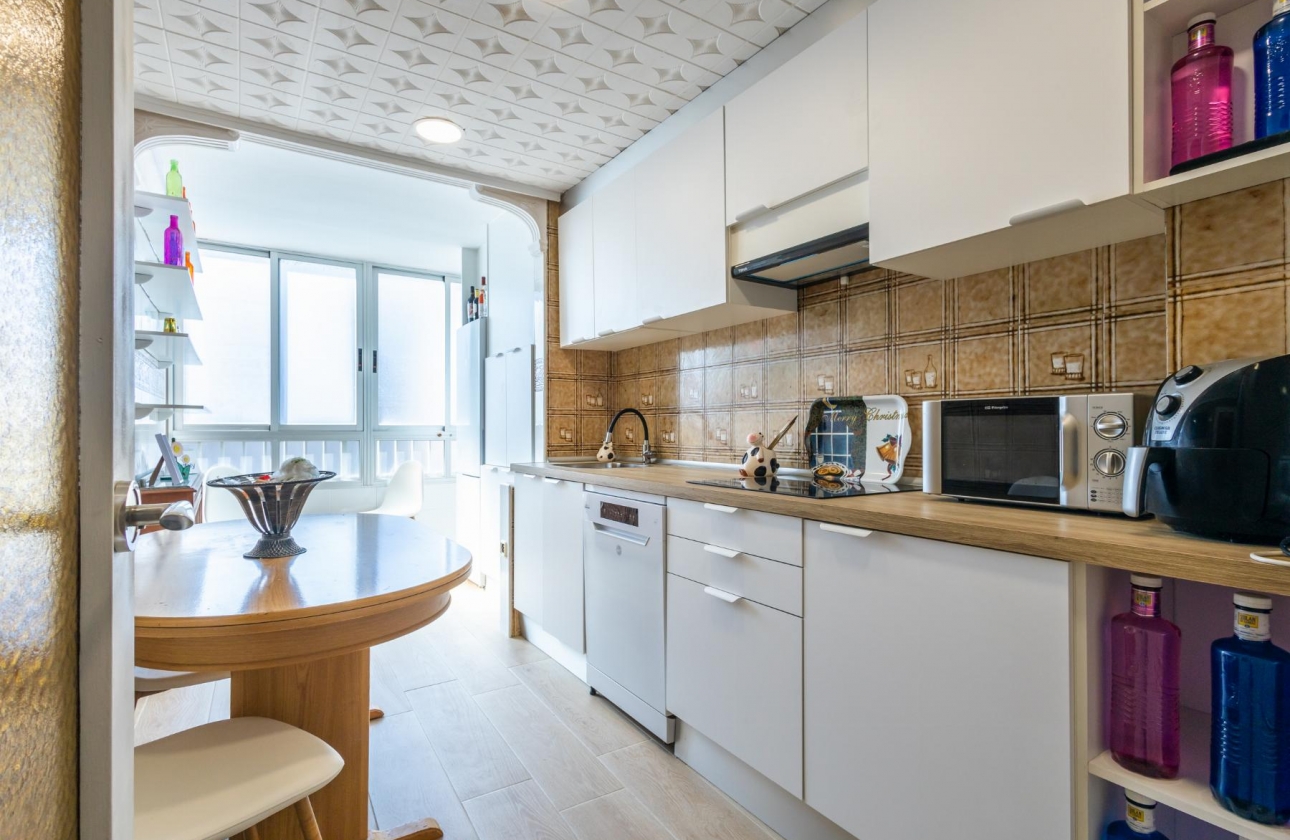 Resale - Apartment - Torrevieja - Acequion