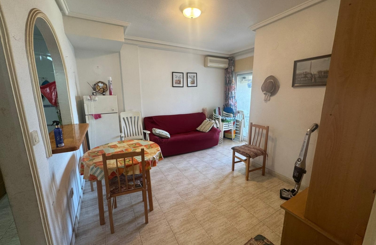 Resale - Apartment - Torrevieja - Acequion