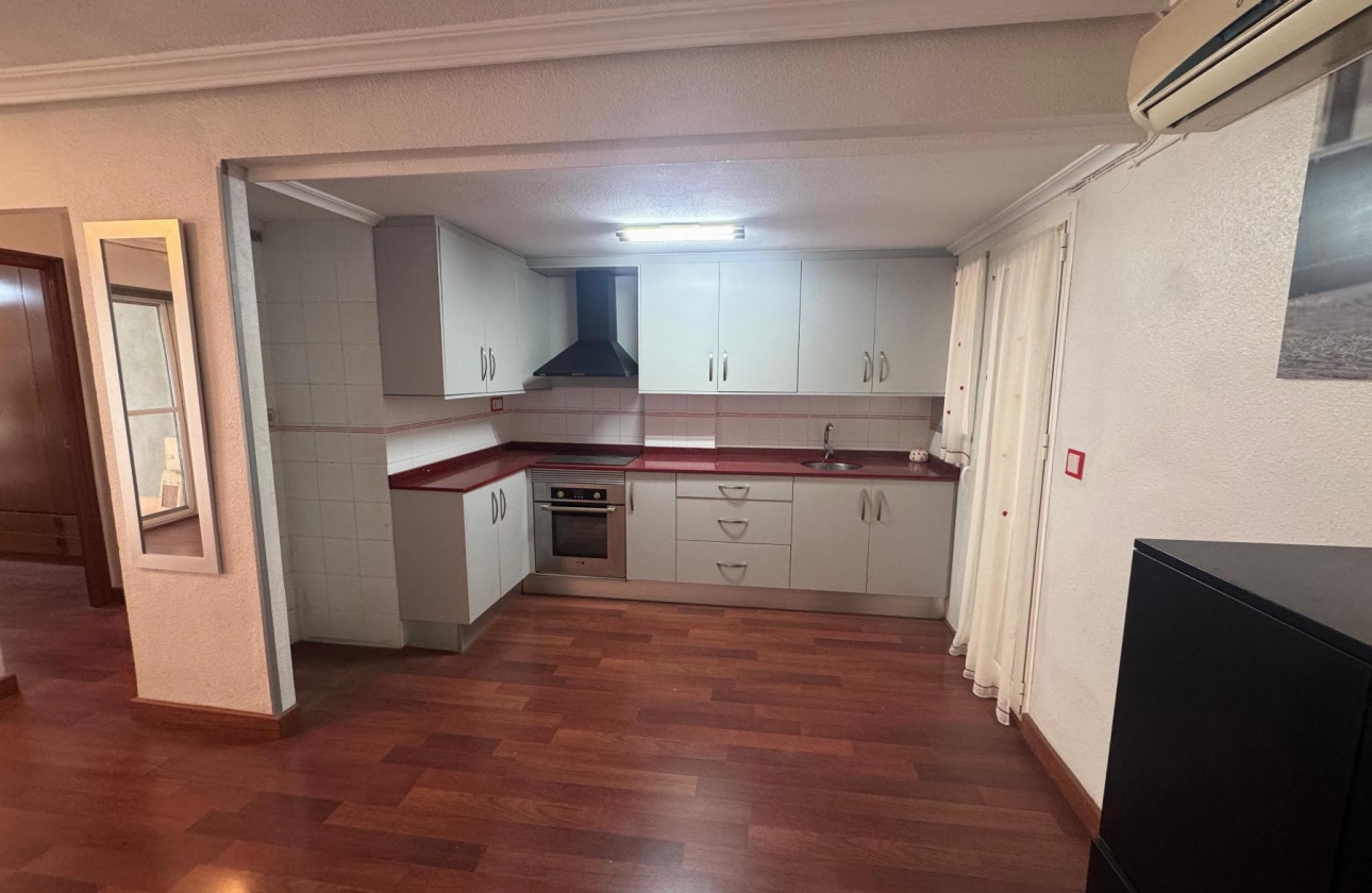 Resale - Apartment - Torrevieja - Acequion