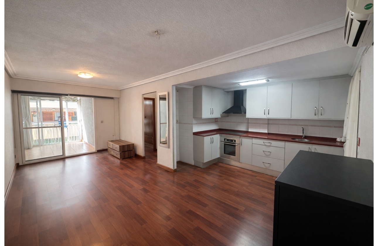 Resale - Apartment - Torrevieja - Acequion