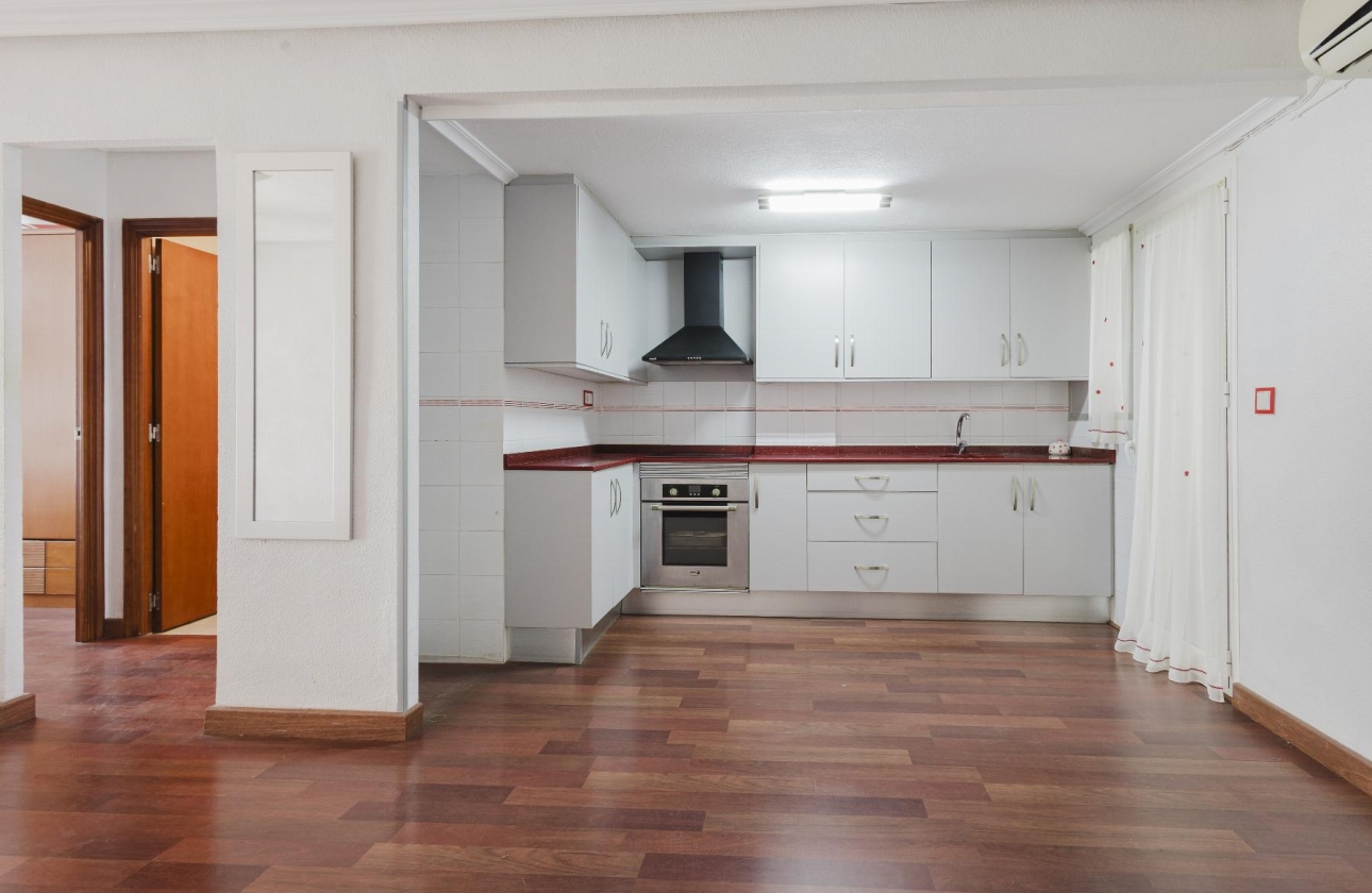 Resale - Apartment - Torrevieja - Acequion