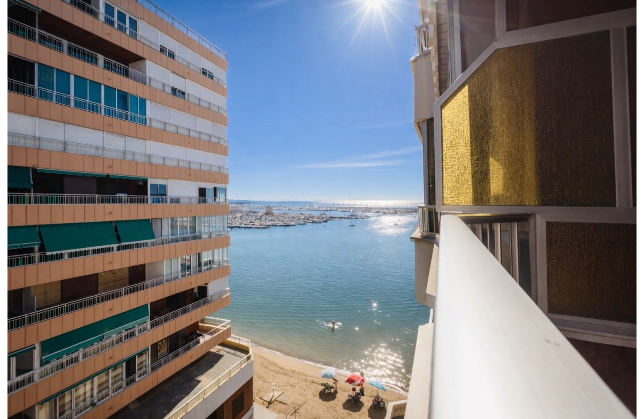 Resale - Apartment - Torrevieja - Acequion