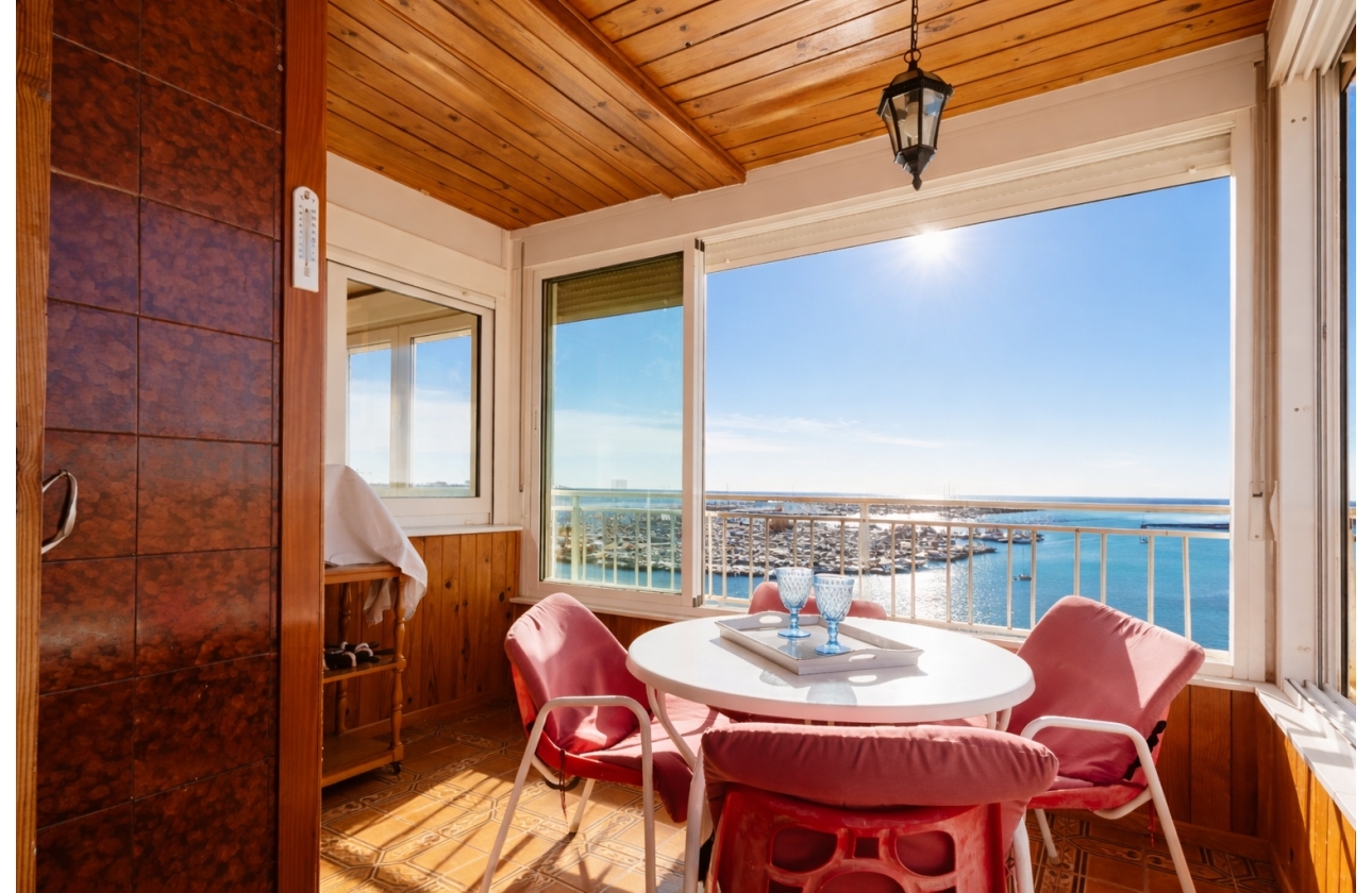 Resale - Apartment - Torrevieja - Acequion