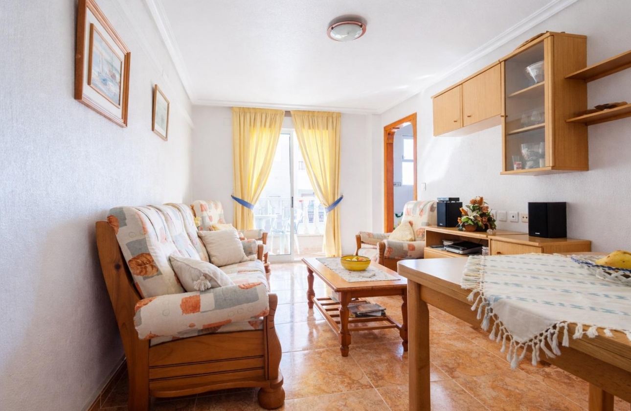 Resale - Apartment - Torrevieja - Acequion