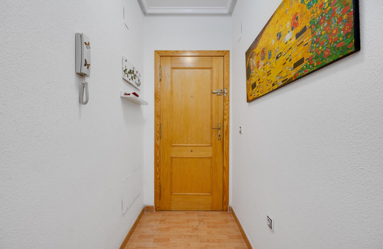 Resale - Apartment - Torrevieja - Acequion