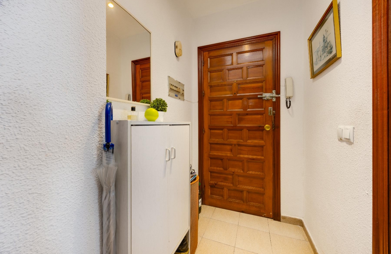 Resale - Apartment - Torrevieja - Acequion