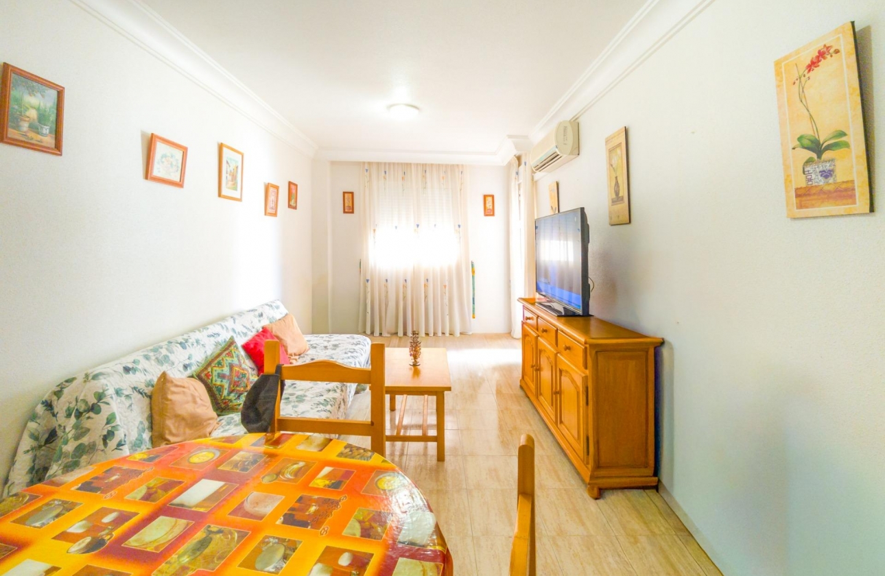 Resale - Apartment - Torrevieja - Acequion