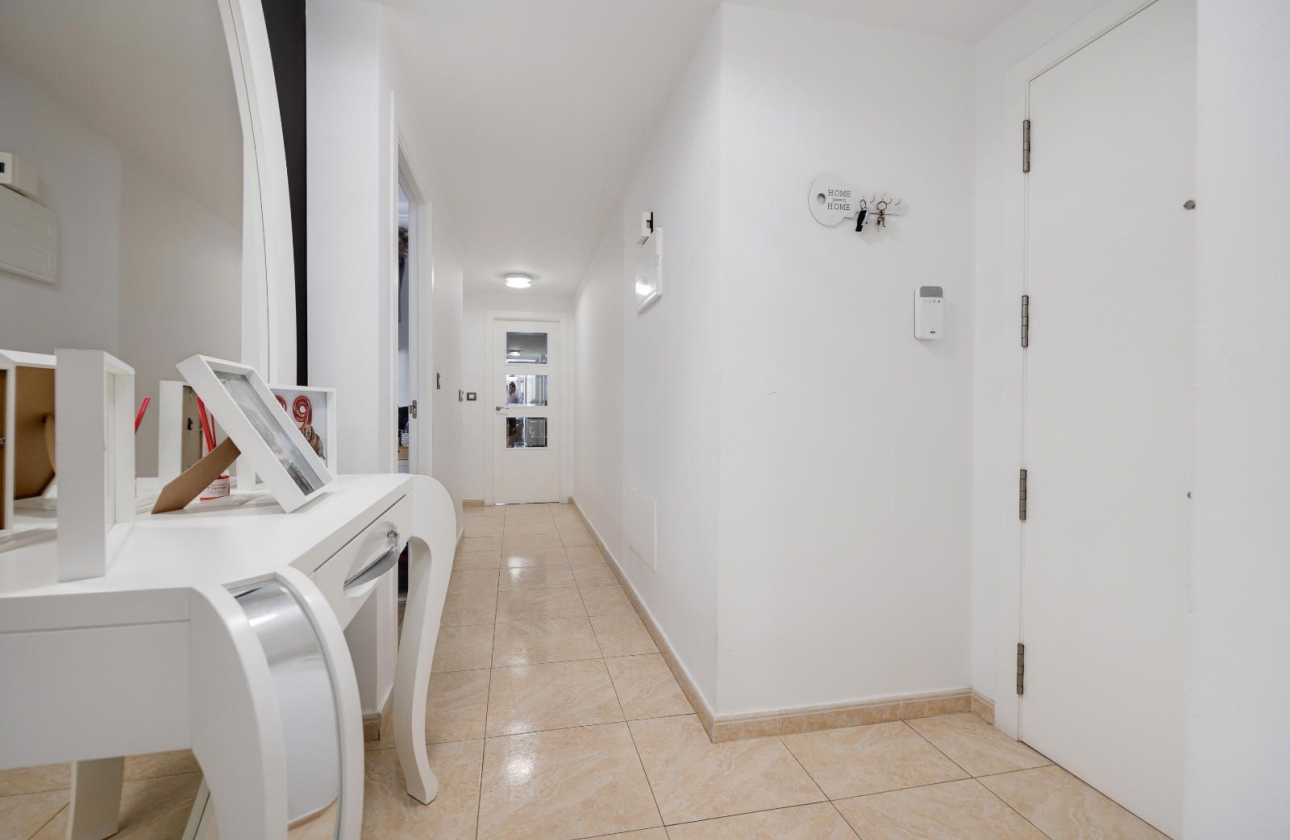 Resale - Apartment - Torrevieja - Centro - Muelle Pesquero
