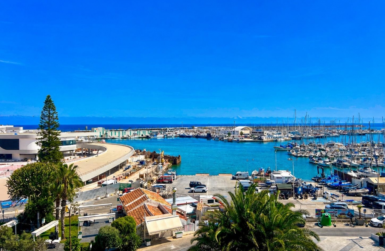 Resale - Apartment - Torrevieja - Centro - Muelle Pesquero