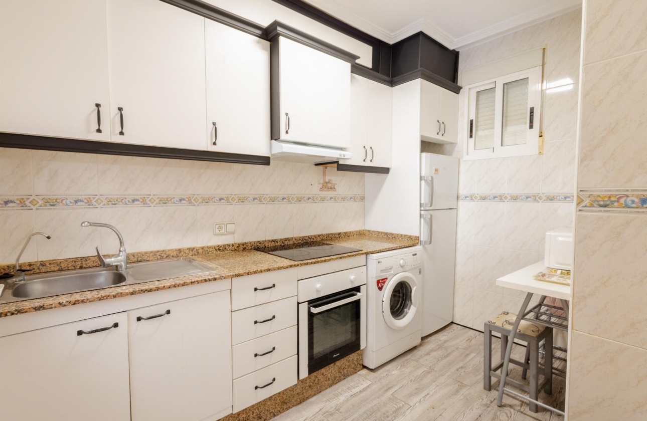 Resale - Apartment - Torrevieja - Centro