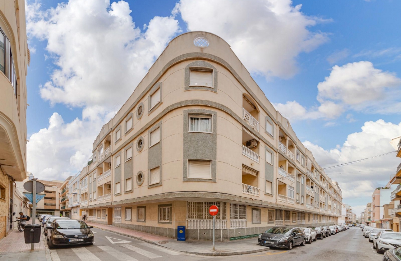 Resale - Apartment - Torrevieja - Centro