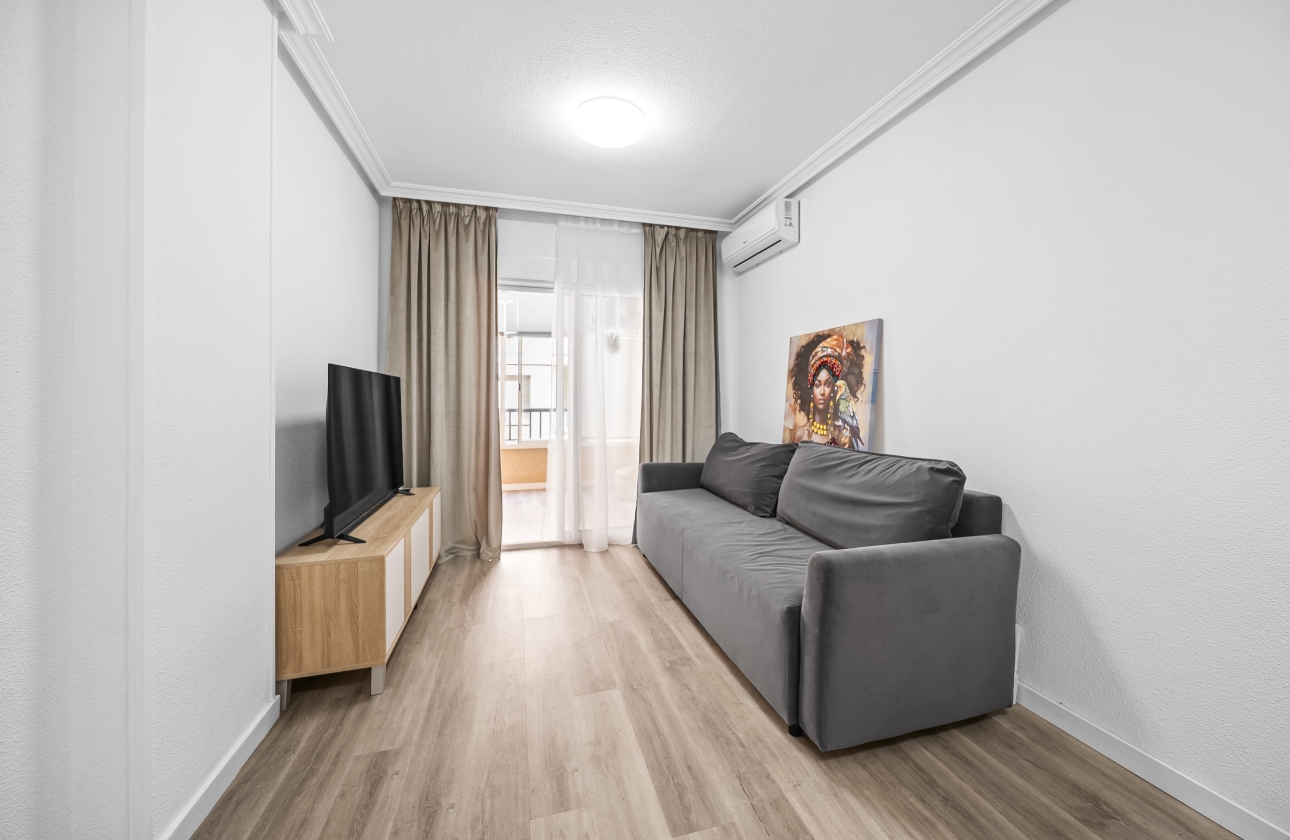 Resale - Apartment - Torrevieja - Centro