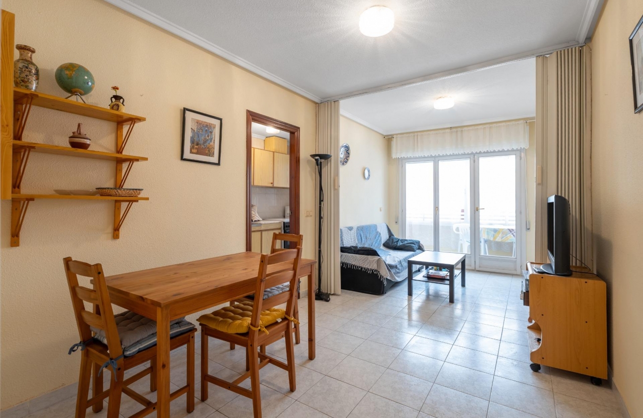 Resale - Apartment - Torrevieja - Centro