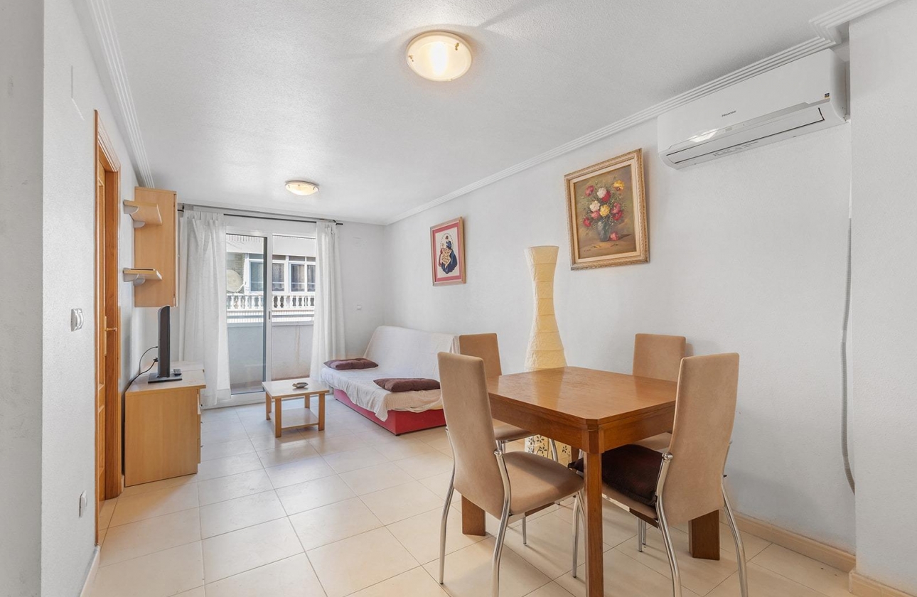 Resale - Apartment - Torrevieja - Centro