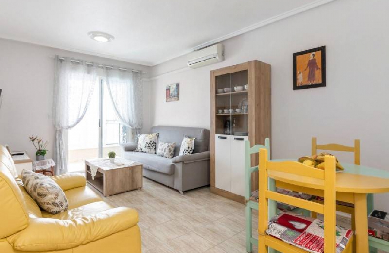 Resale - Apartment - Torrevieja - Estacion de autobuses