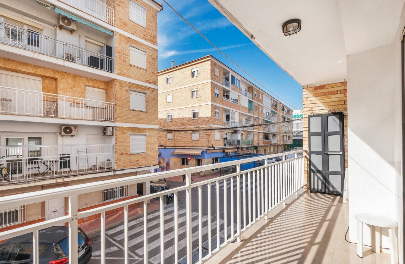 Resale - Apartment - Torrevieja - Estacion de autobuses