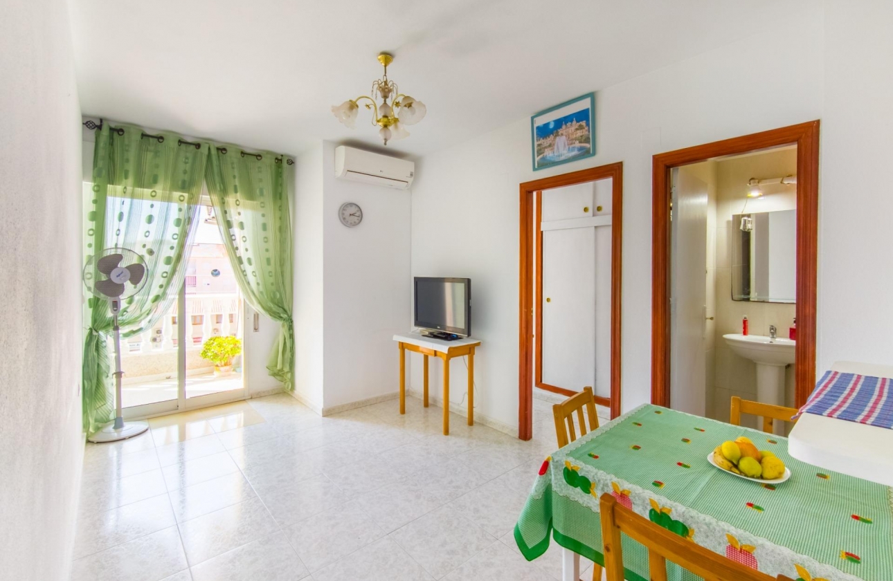 Resale - Apartment - Torrevieja - Estacion de autobuses
