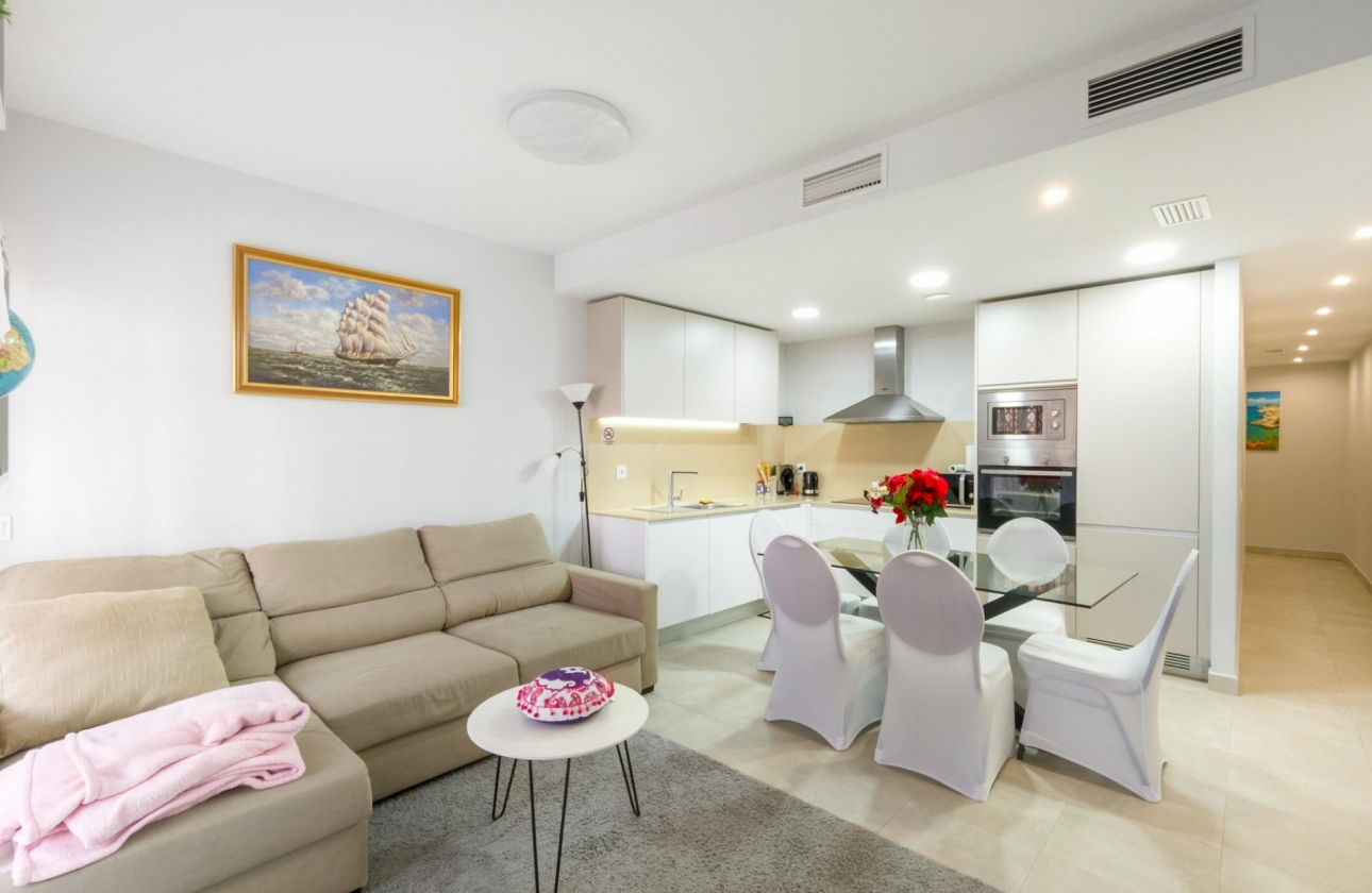 Resale - Apartment - Torrevieja - Estacion de autobuses