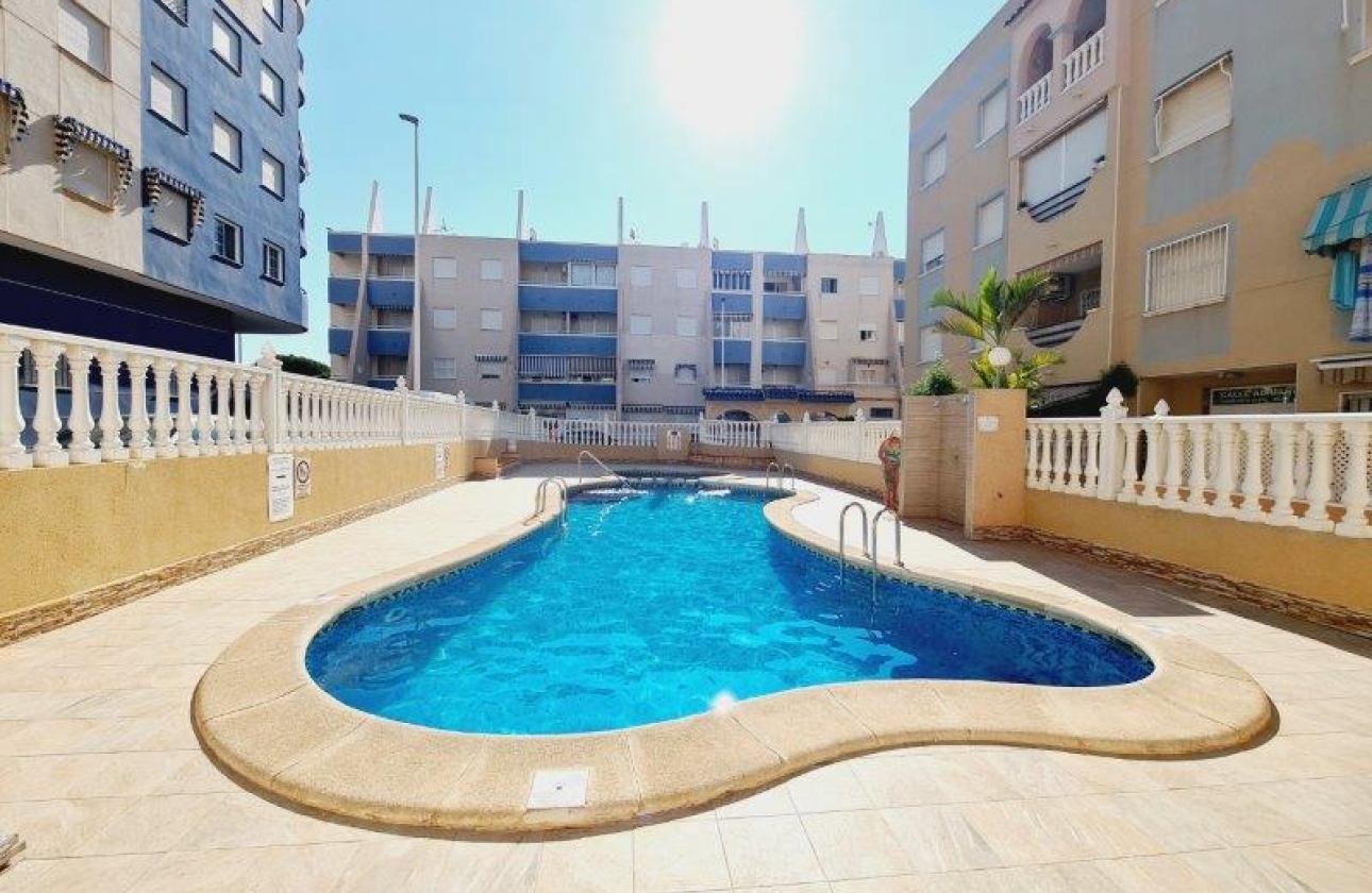 Resale - Apartment - Torrevieja - La Mata