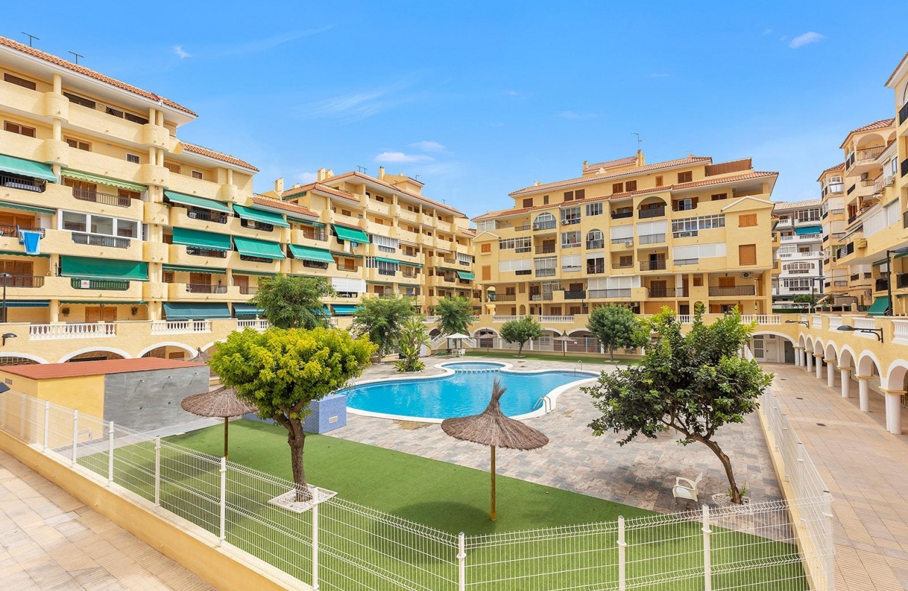 Resale - Apartment - Torrevieja - La Mata