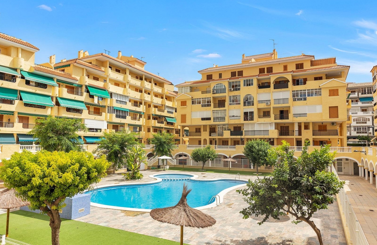 Resale - Apartment - Torrevieja - La Mata