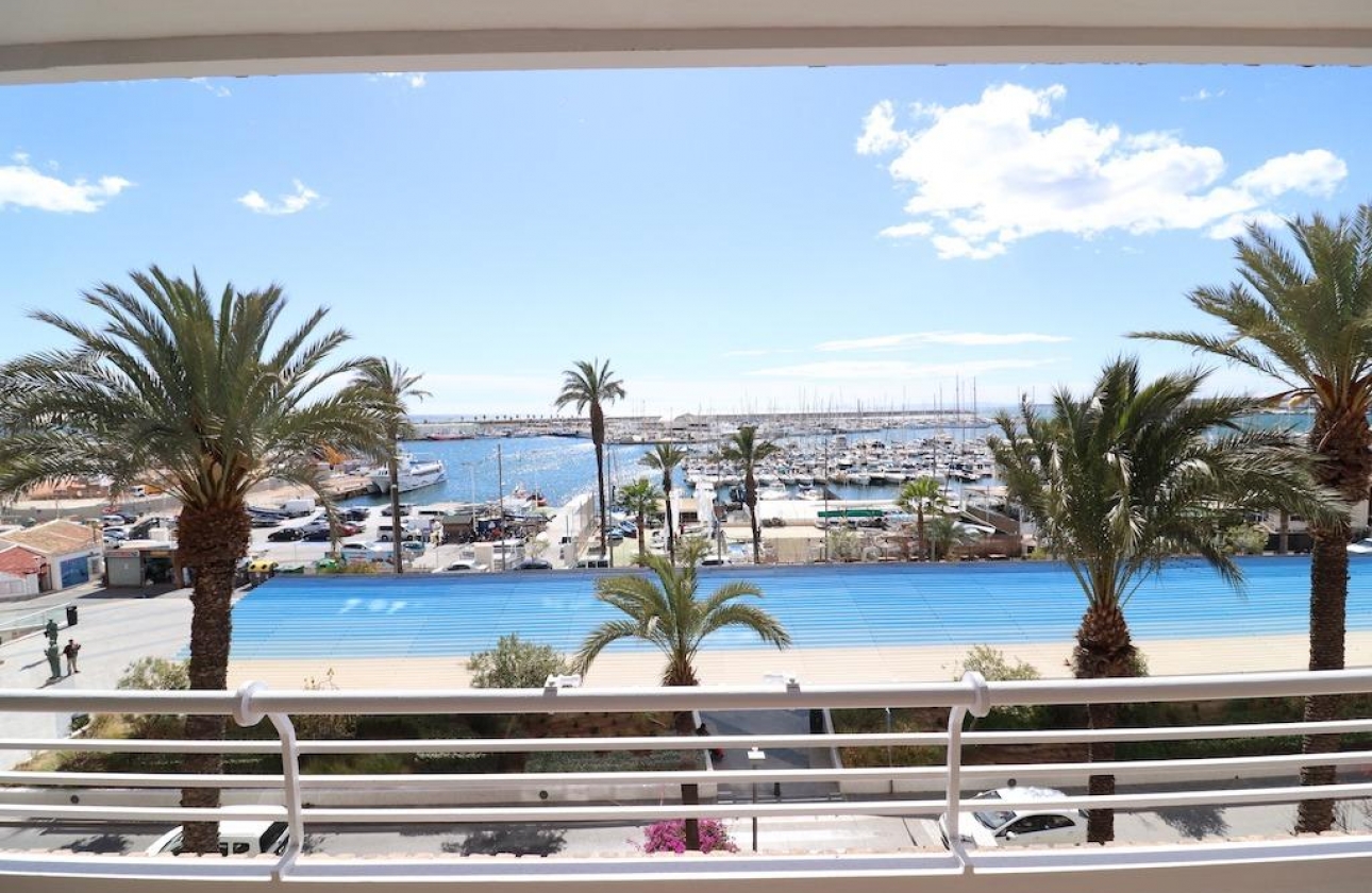 Resale - Apartment - Torrevieja - Paseo maritimo